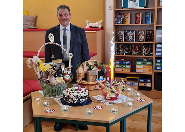Besonderer Geburtstag an der Mittelschule St. Peter in der Au